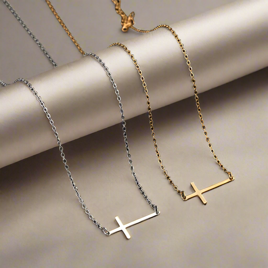 Crros Necklace